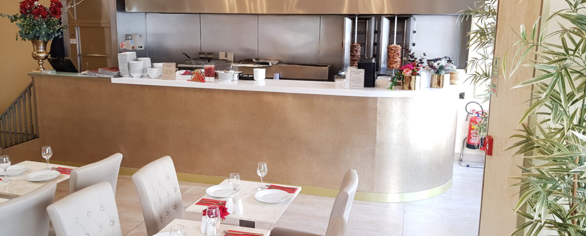 Touch Design restaurant bar counter metalic gold